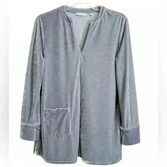 Soft Surroundings long sleeve velvet Velour women’s shirt - Picture 8 of 9